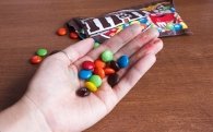 Sonidos de M&M’s (chocolate de caramelo)